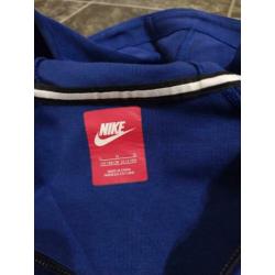 Nike Tech pakje maat 146