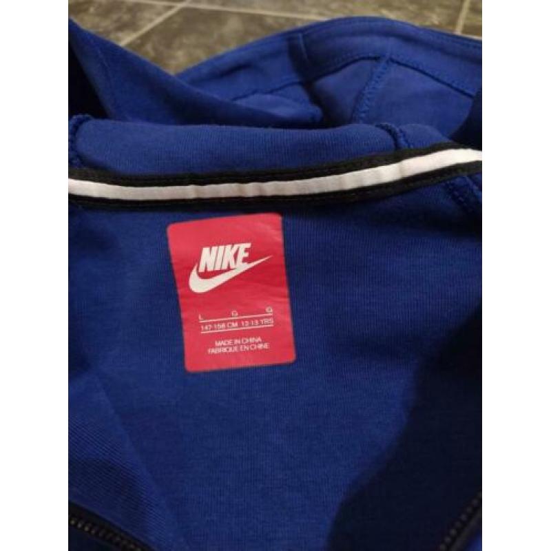 Nike Tech pakje maat 146