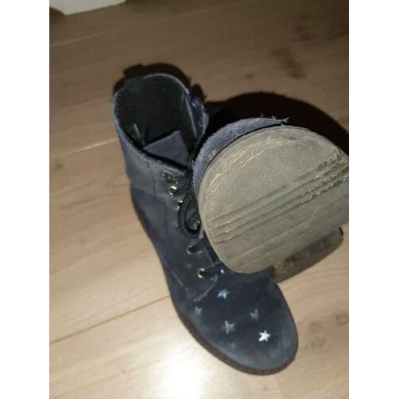 Leuke blauwe winterlaarzen met zilveren sterren maat 34