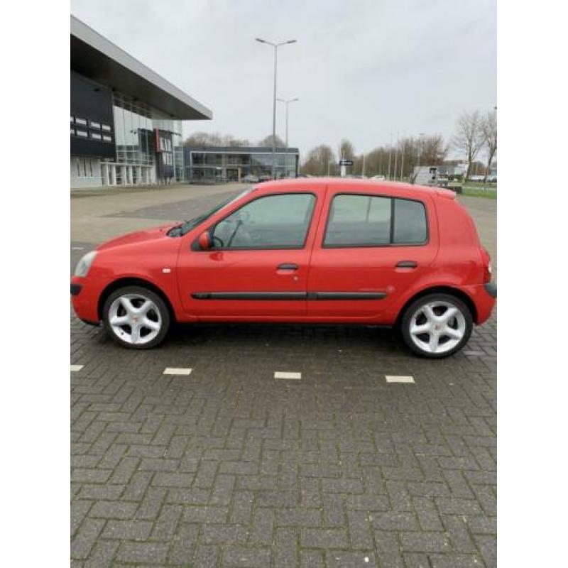 Renault Clio 1.2 55KW Autbas E3 2005 Rood