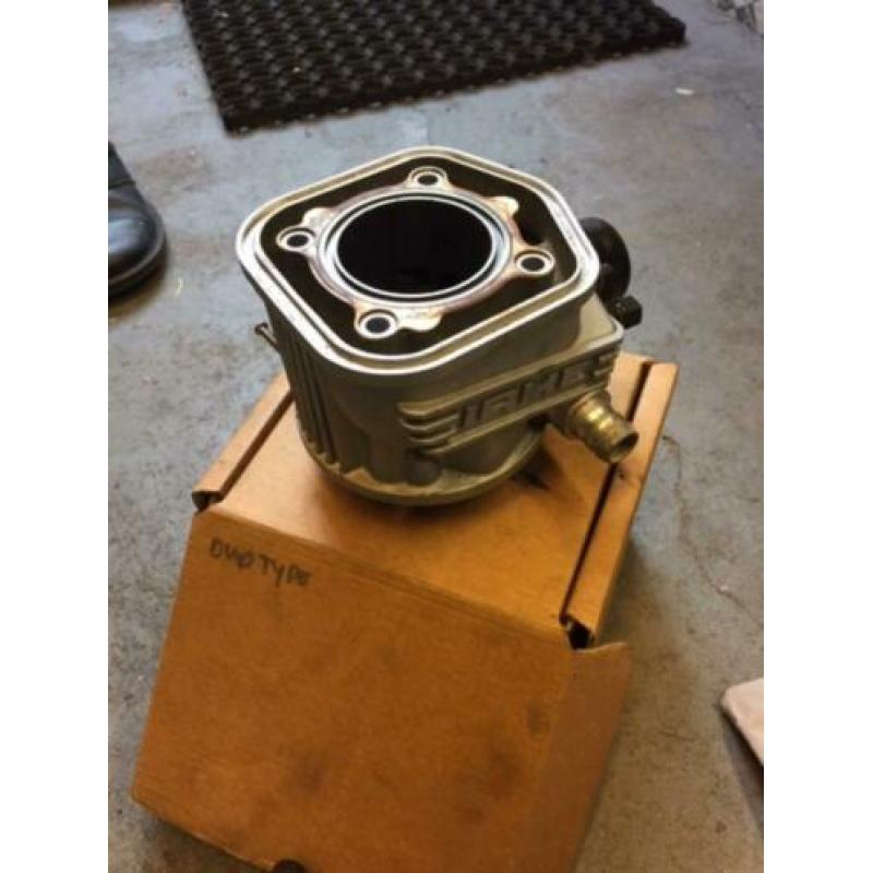 Iame X30 cilinder 135cc en uitlaat