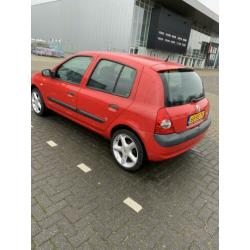 Renault Clio 1.2 55KW Autbas E3 2005 Rood