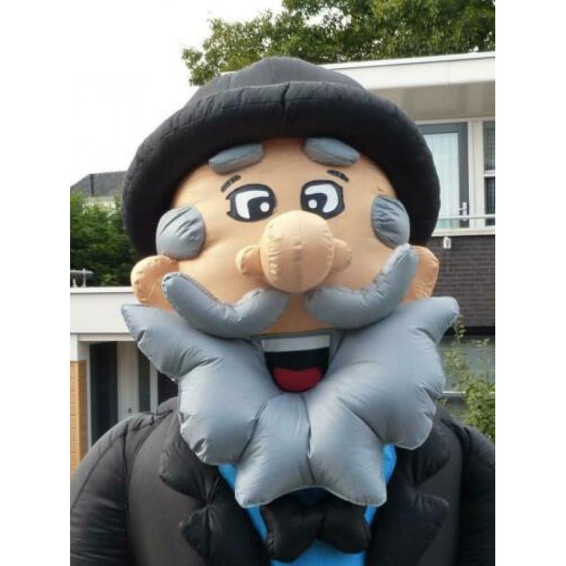 leuke Abraham opblaaspop 3,2 meter hoog met bierpul