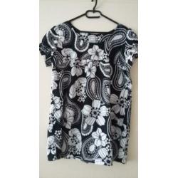 Zwart witte tuniek maat 46/48