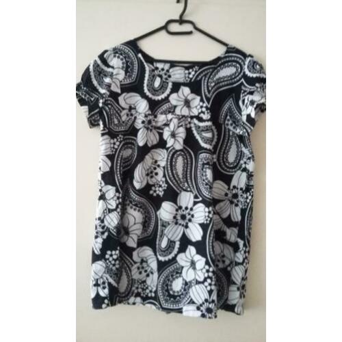 Zwart witte tuniek maat 46/48