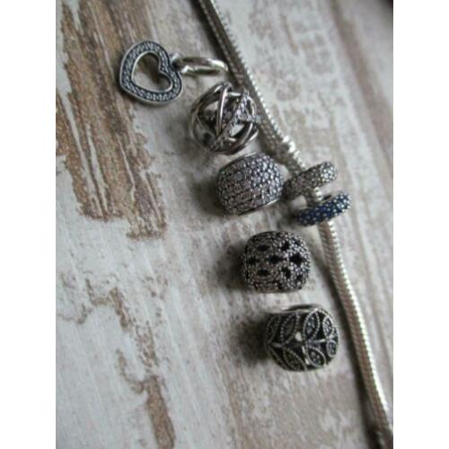 pandora shiny strass bedels NIEUW.