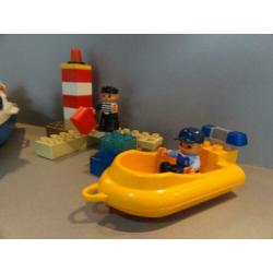 Duplo 4861 politieboot met boef