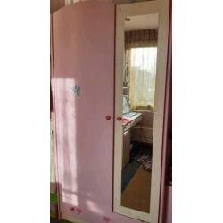 mKamer.meisjeslap bed,kast en nachtkastje