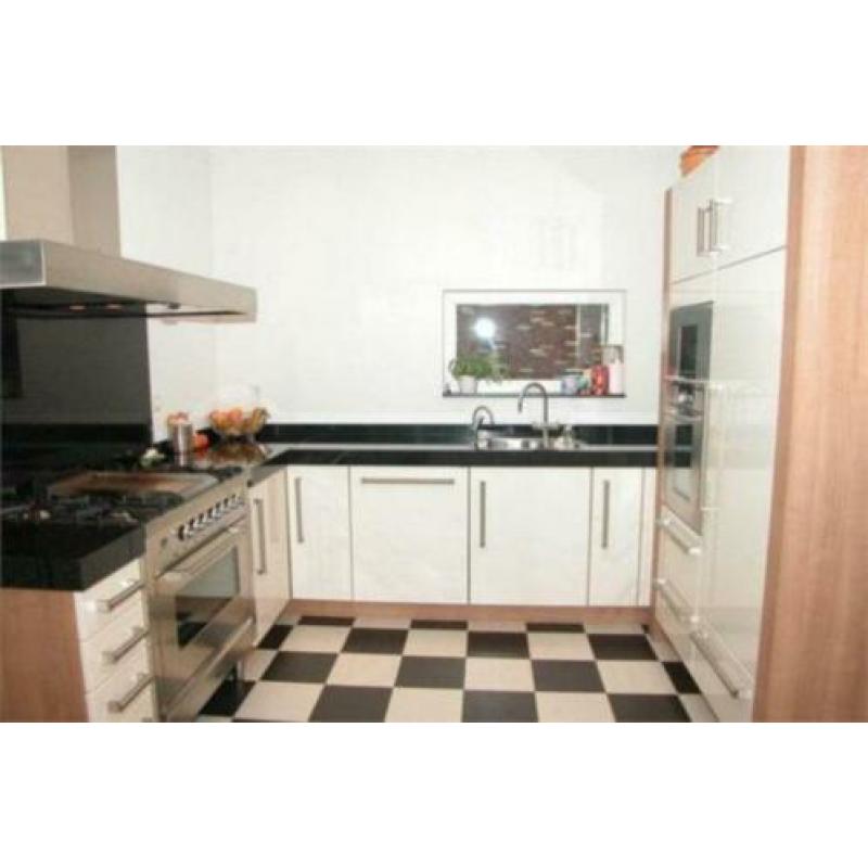 Vloertegel 30x30 antraciet en creme vorstvrij 39,95 NU 16,95