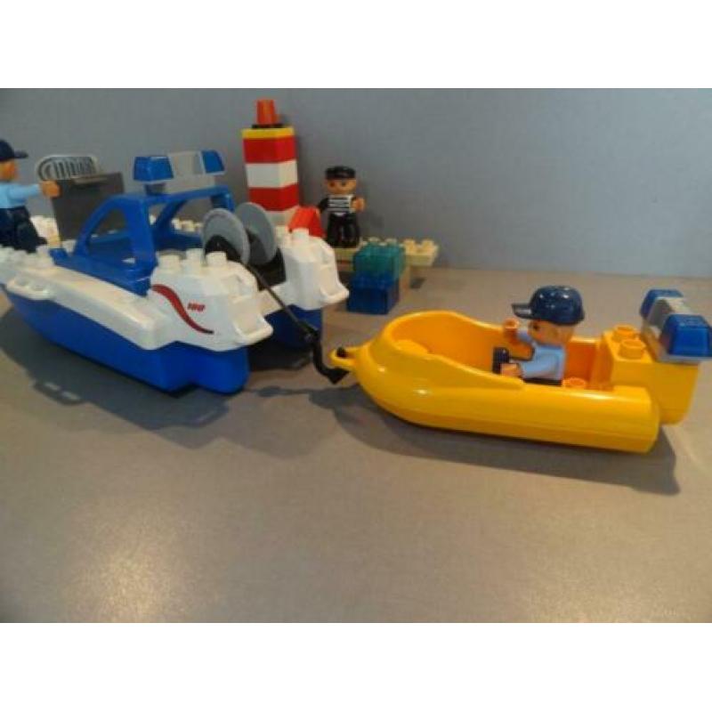 Duplo 4861 politieboot met boef