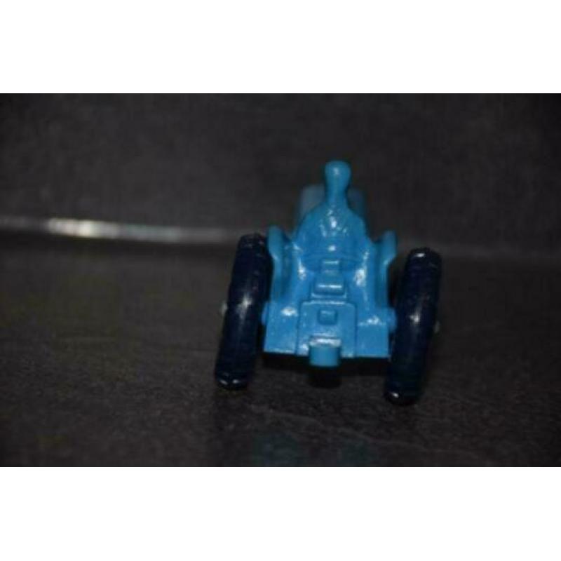 Mooie Tomte Fordson tractor - kleur blauw - schaal 1:43 -