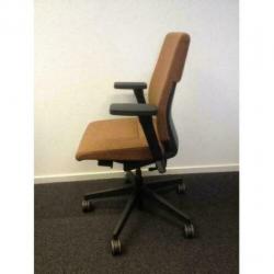 Wilkhahn Neos bureaustoelen. Bruine viltstof. Nog zeer mooi!