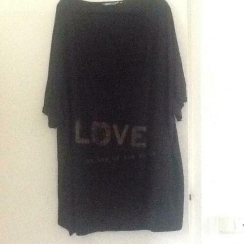 Ruim lang shirt maat 56 zwart