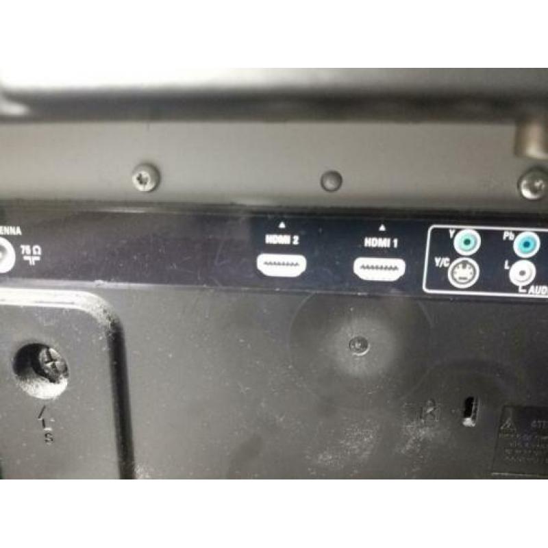 Philips Tv. Hdmi.Lcd 81Cm met Afstandsbediening.(Chromecast)