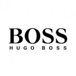 Hugo Boss shirt. Kleur Wit met opdruk. Maat XL.
