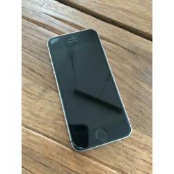 Nog zeer nette iPhone SE incl boekje doosje en lader