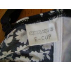 Zwart/wit Sunflair bikini bovenstukje, mt 40E