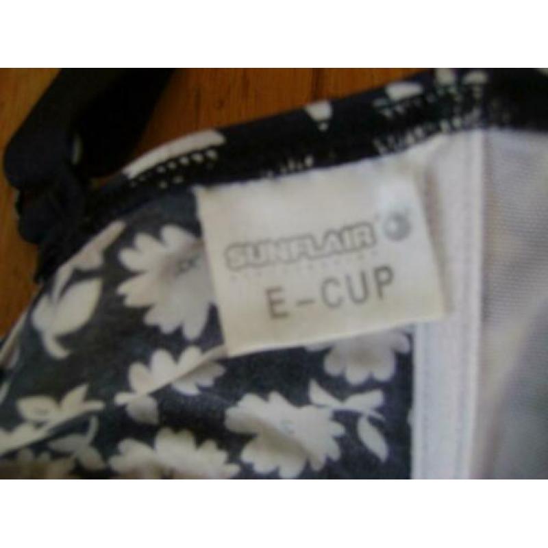 Zwart/wit Sunflair bikini bovenstukje, mt 40E