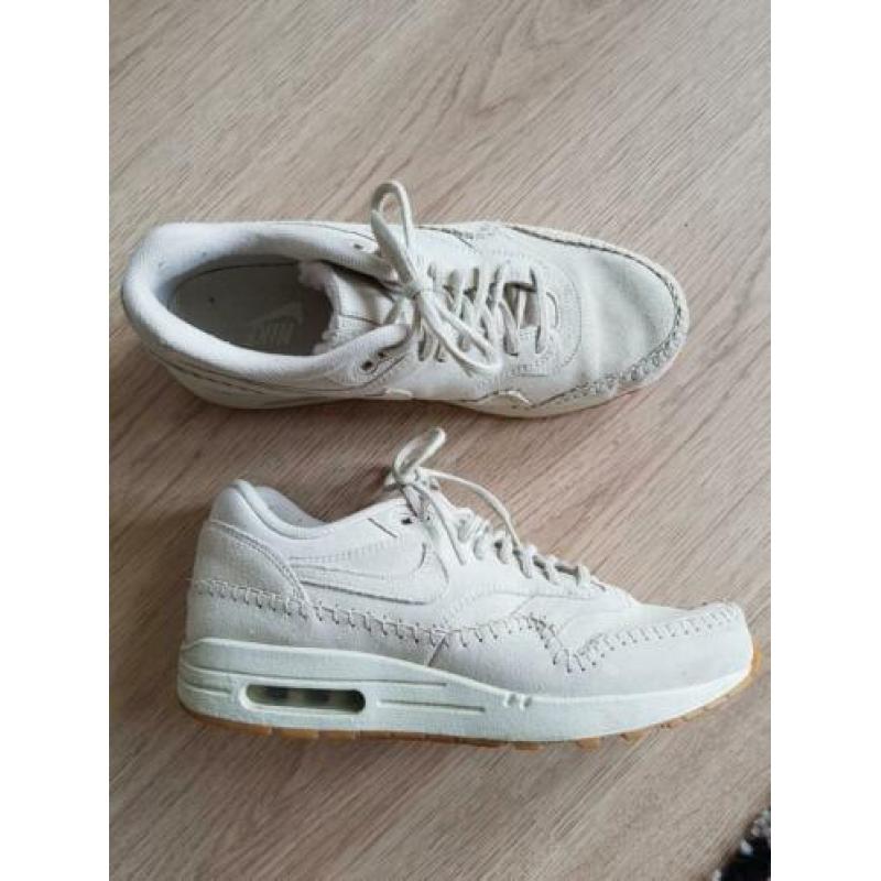 Nike Air Max 1 WMNS Premium Sherpa Pack Birch-Ivory maat 42