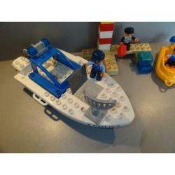 Duplo 4861 politieboot met boef