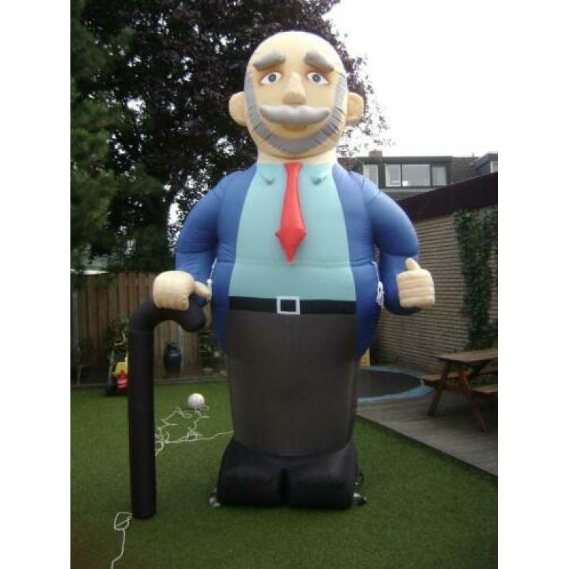 leuke Abraham opblaaspop 3,2 meter hoog met bierpul