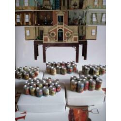 Miniatuur blikjes met vintage etiket poppenhuis winkel