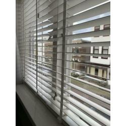 Mooie witte luxaflex hout