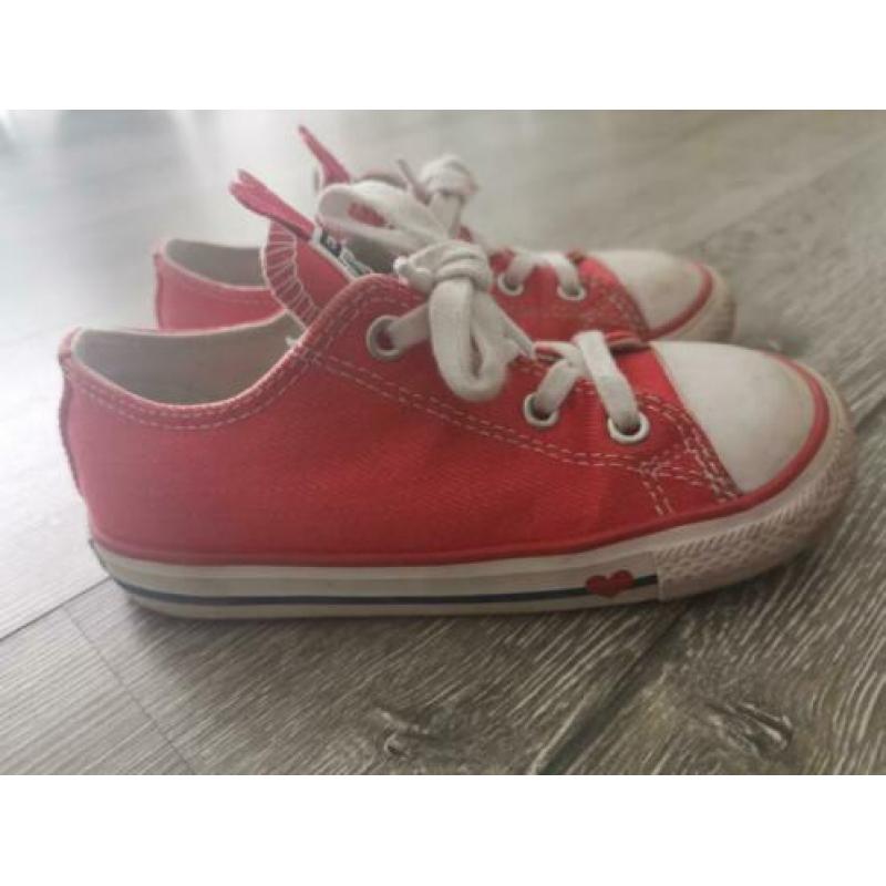 Rode All Stars hartjes maat 25