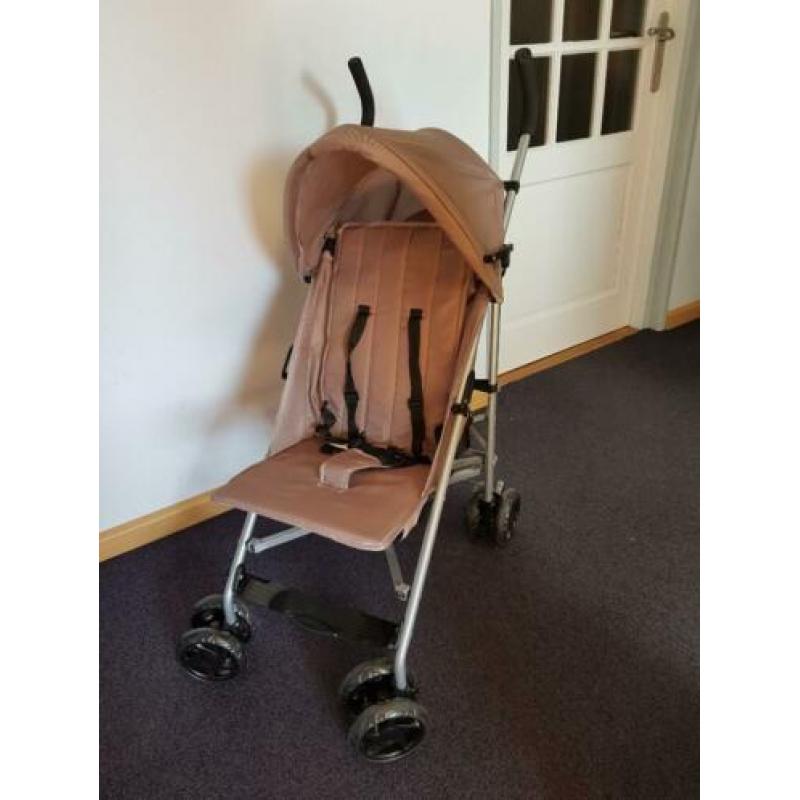 Kinder Buggy met regenhoes