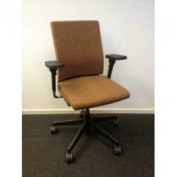 Wilkhahn Neos bureaustoelen. Bruine viltstof. Nog zeer mooi!