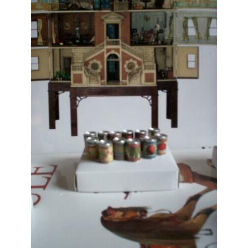 Miniatuur blikjes met vintage etiket poppenhuis winkel