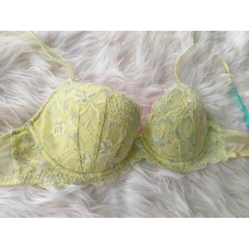 BH met glitters van Victoria Secret maat 32D