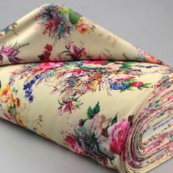 Voorjaar?? rokjes mt 46,48,50,52€19.95 bloemen of effen