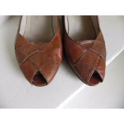 2139 VINTAGE Flip peeptoe cognac pumps 37 38
