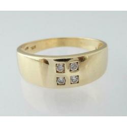 Grote 14 karaat Gouden Ring met 4 Witte Saffieren M19.75