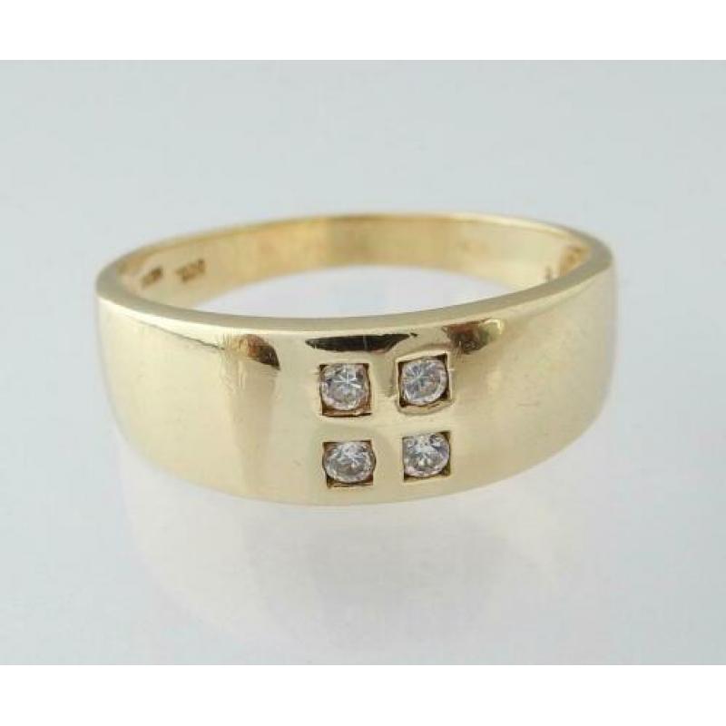 Grote 14 karaat Gouden Ring met 4 Witte Saffieren M19.75