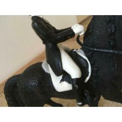 Schleich Fries dressuurpaard met ruiter