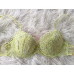 BH met glitters van Victoria Secret maat 32D