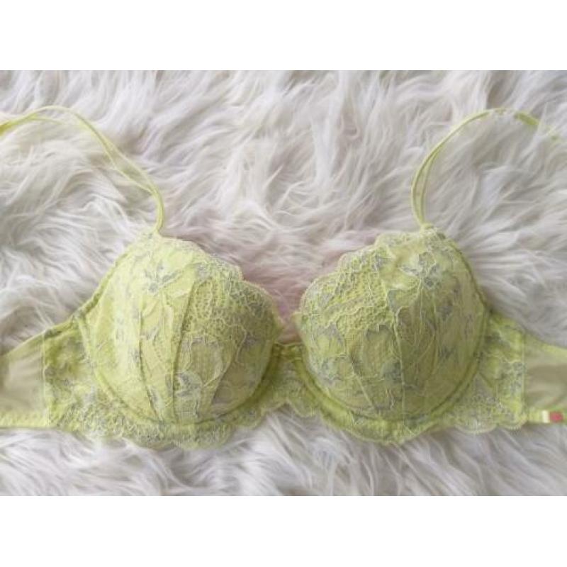 BH met glitters van Victoria Secret maat 32D
