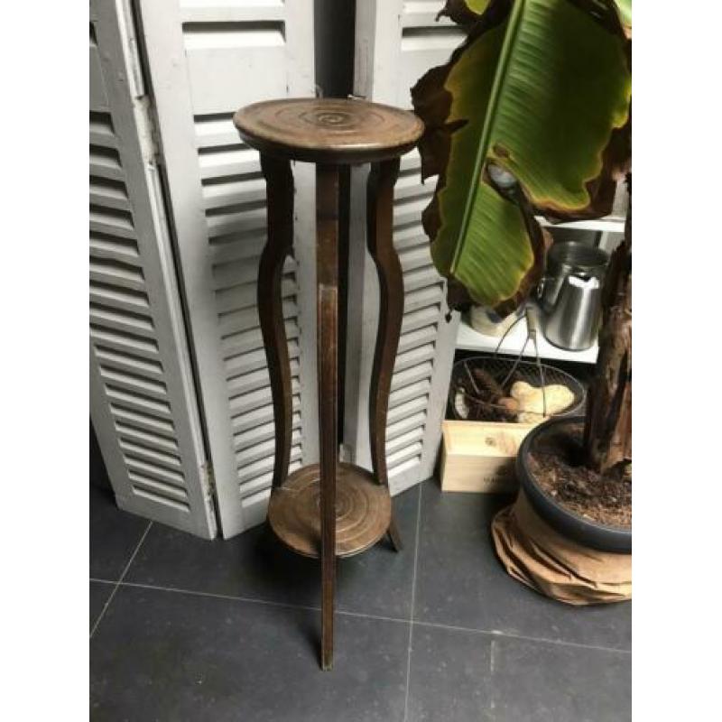 Plantentafel 93 cm hoog, plateaus zijn 23 cm