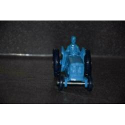 Mooie Tomte Fordson tractor - kleur blauw - schaal 1:43 -