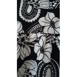 Zwart witte tuniek maat 46/48