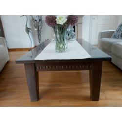 Leuke, stevige koloniaalse salontafel 75 cm bij 130 cm