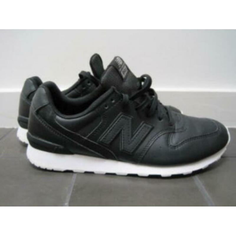 NIEUW: NEW BALANCE zwarte SNEAKERS / SPORTSCHOENEN, maat 39!