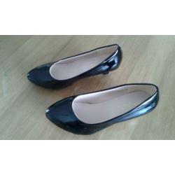 Zwarte lak pumps maat 38