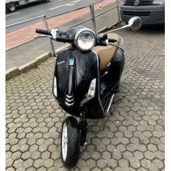 Vespa Primavera 50 iGet USB LED 2020 Model Schade duitse pap