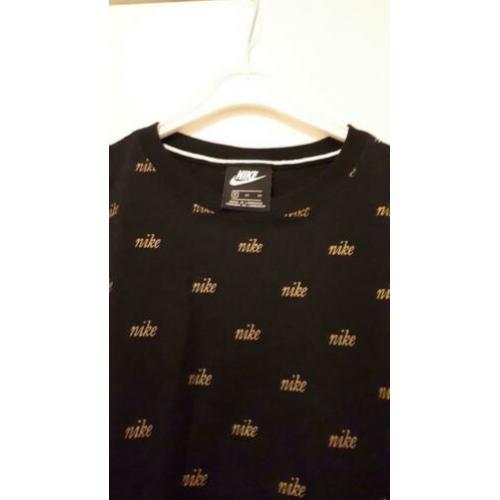 T-shirt van Nike, maat XL, kort model.