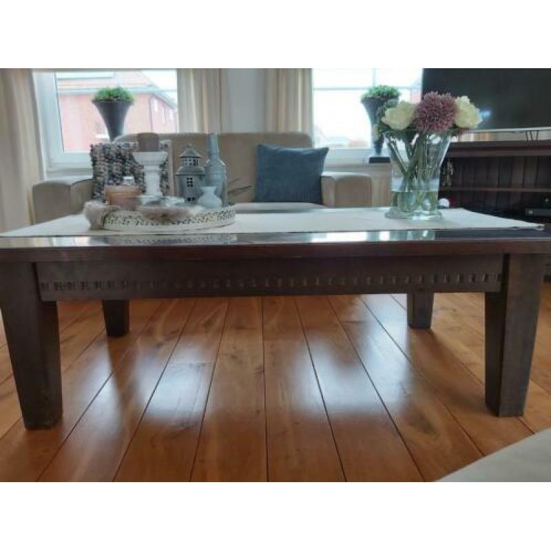 Leuke, stevige koloniaalse salontafel 75 cm bij 130 cm