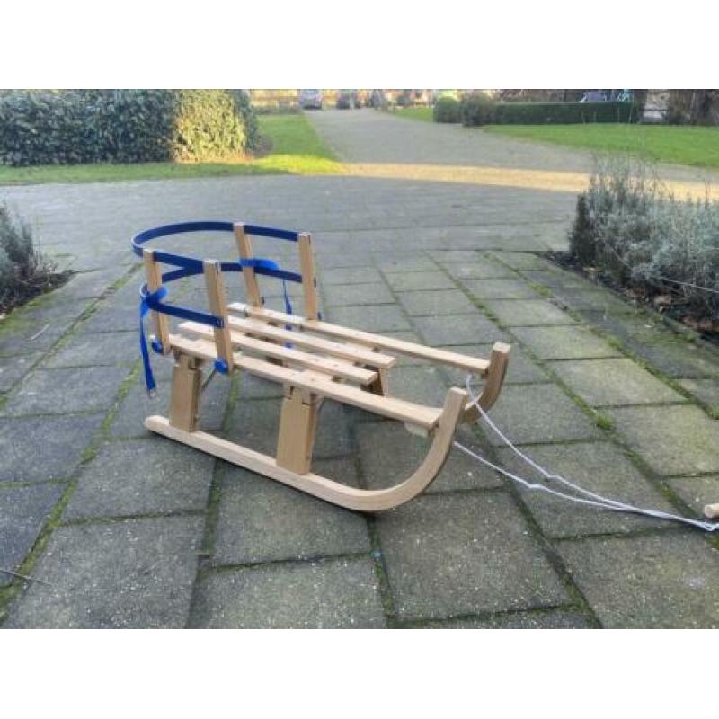 Houten slee met afneembare rugleuning (is op te vouwen!!)