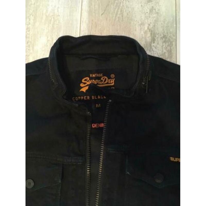 Leuk(e) jas(je) van Superdry
